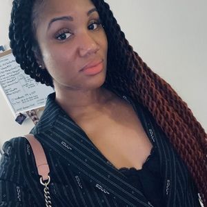 Meet your Posher, Lenisha